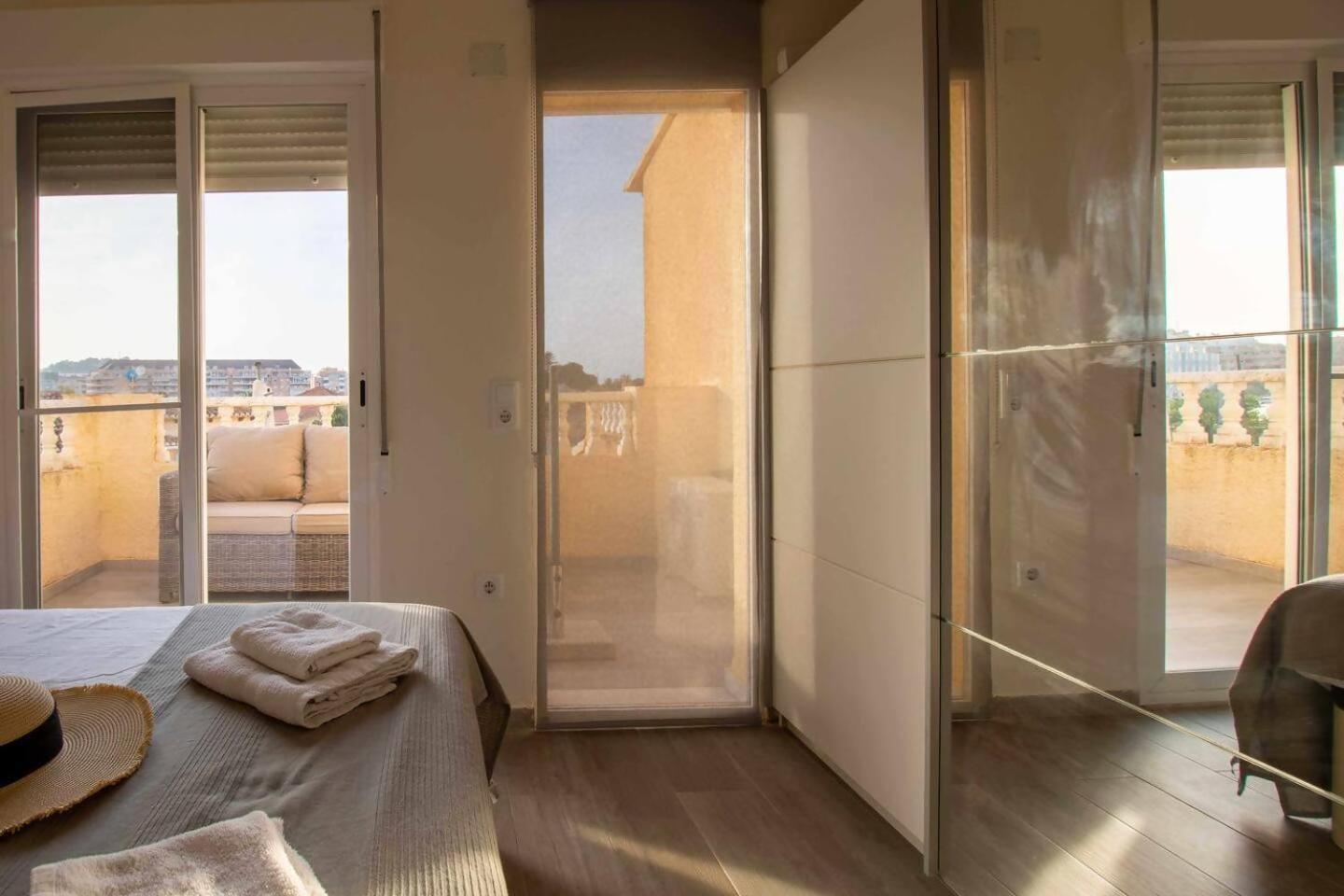 Maravilloso Duplex Con Vistas Al Mar Y Piscina Apartment Dénia